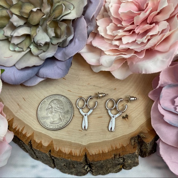 Modern Scissor Earrings - Picture 15 of 16